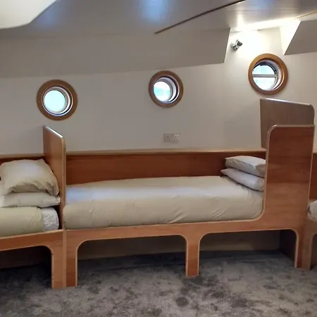 Ostello Kyle Blue - Harbour Luxury Boat