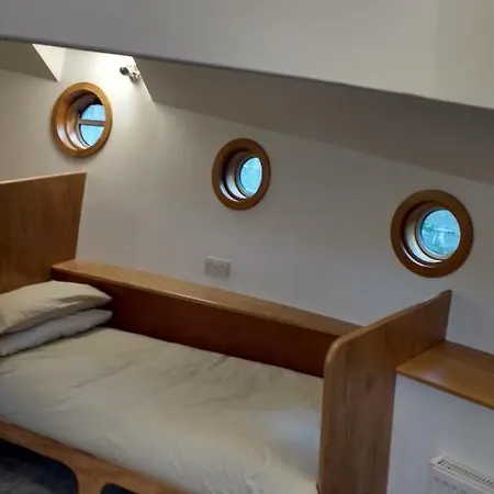 Kyle Blue - Harbour Luxury Boat Bristol