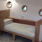 Kyle Blue - Harbour Luxury Boat Vandrerhjem