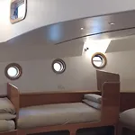 Kyle Blue - Harbour Luxury Boat Vandrerhjem