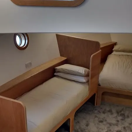 Kyle Blue - Harbour Luxury Boat *