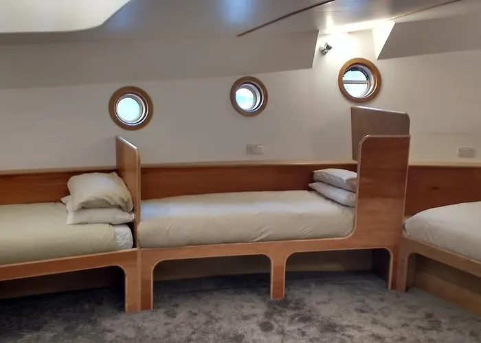 Ostello Kyle Blue - Harbour Luxury Boat