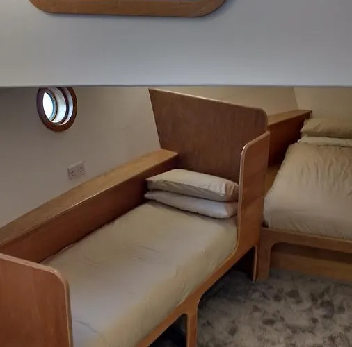 Kyle Blue - Harbour Luxury Boat *