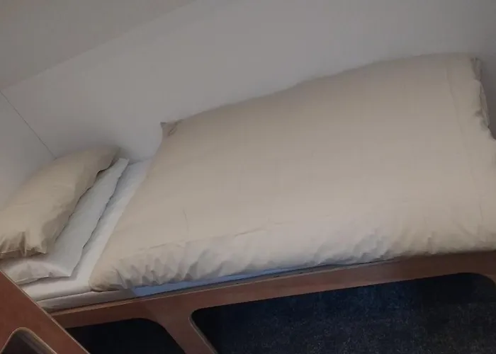 Kyle Blue - Harbour Luxury Boat Hostel