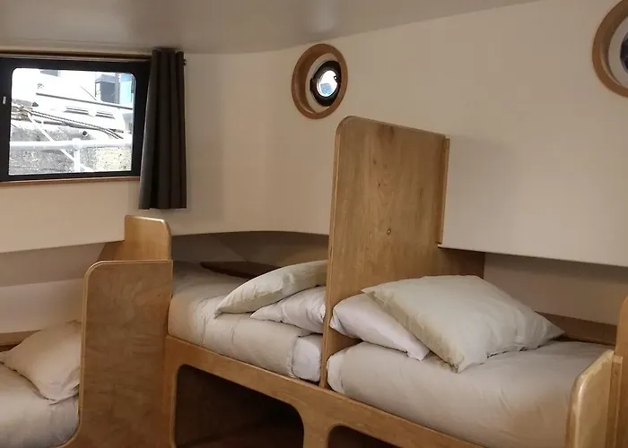 Kyle Blue - Harbour Luxury Boat