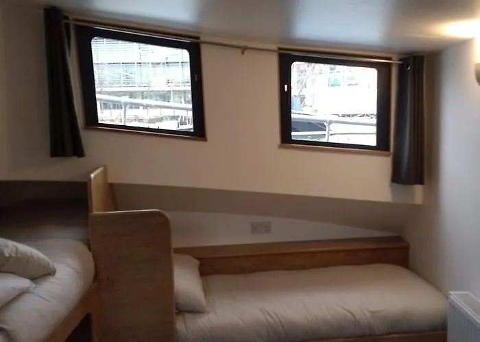 Kyle Blue - Harbour Luxury Boat Bristol