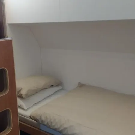 Kyle Blue - Harbour Luxury Boat