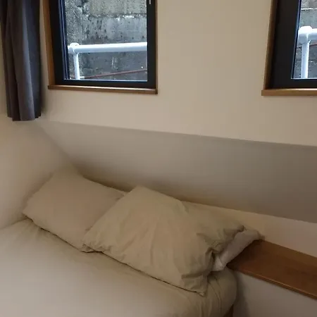 Kyle Blue - Harbour Luxury Boat Hostel